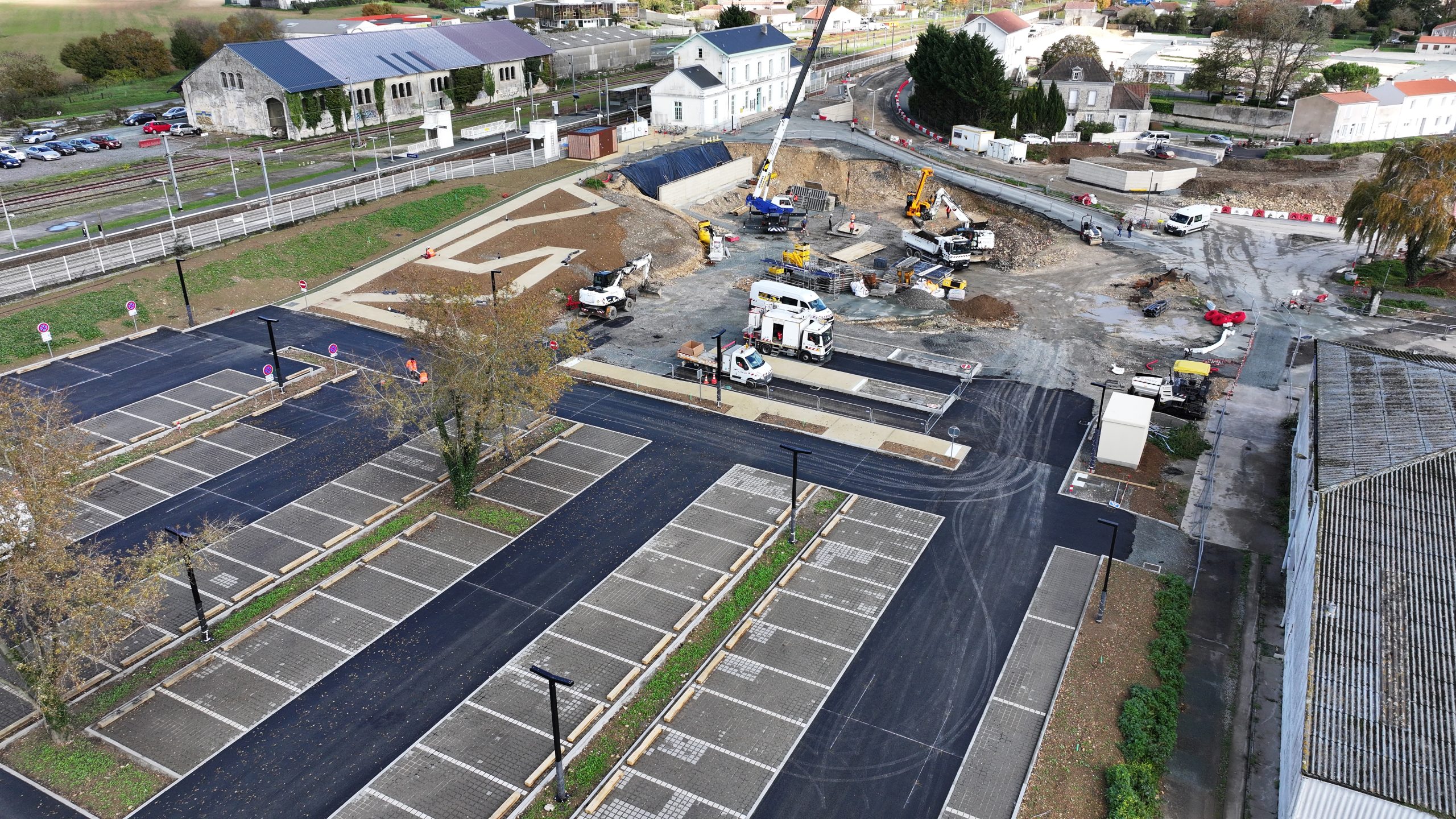 Photo gare de Surgères et travaux du PEM